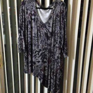 Avenue Woman's 26/28 Purple, Gray and Black Asymmetrical Tie Dye Blouse